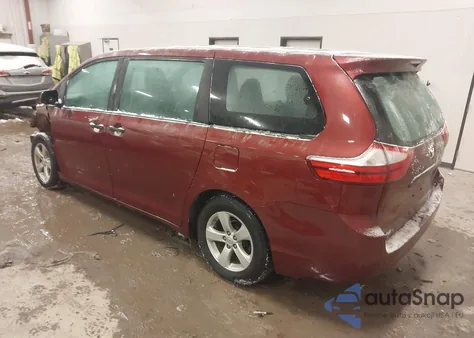 2015 Toyota Sienna L 7 Passenger z USA, uszkodzony, nr VIN 5TDZK3DC0FS550456